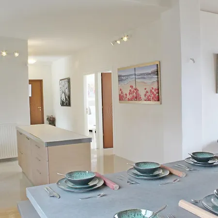 Koukouvaya Superb Penthouse *