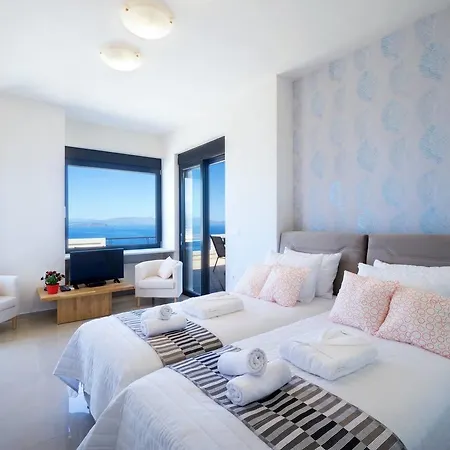 Koukouvaya Superb Penthouse *